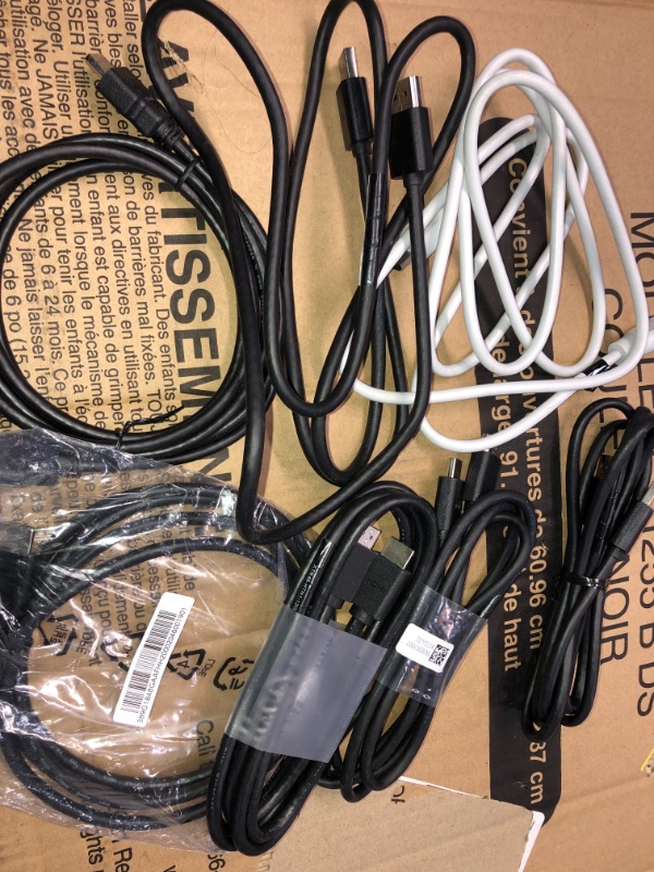 Photo 1 of SOLD AS IS !! BUNDLE OF ASSORTED HDMI CABLES 