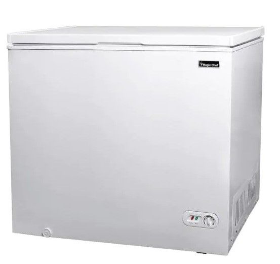 Photo 1 of 7.0 cu. ft. Chest Freezer in White


***NOT FUNCTIONAL***