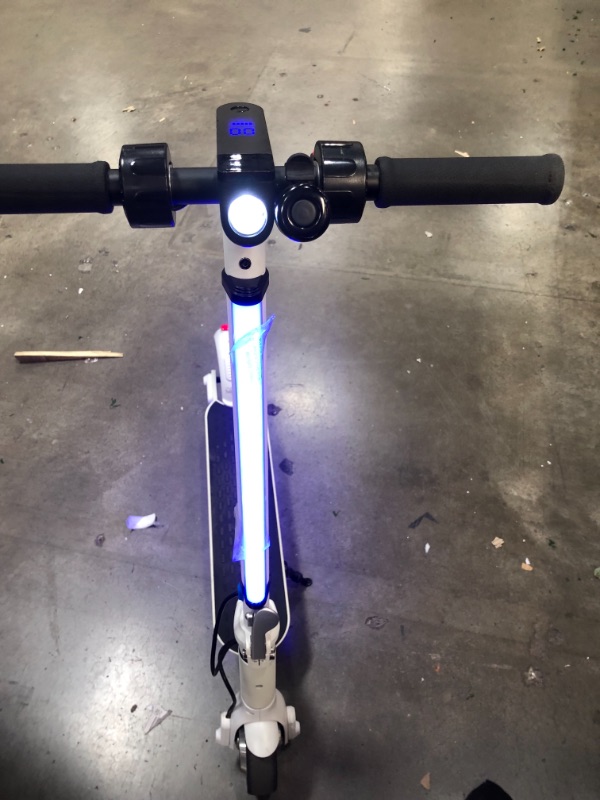 Photo 1 of Hiboy S2 Lite Electric Scooter - 6.5" Solid Tires - Up to 10.6 Miles Long-Range & 13 MPH Portable Folding Commuting Kick-Start Boost Scooter for Teens ?White?
**DOES NOT HOLD SPEED*** EVERYTHING ELSE WORKS 