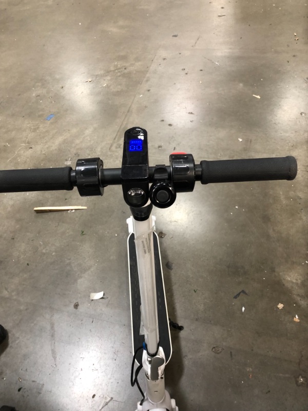 Photo 1 of Hiboy S2 Lite Electric Scooter - 6.5" Solid Tires - Up to 10.6 Miles Long-Range & 13 MPH Portable Folding Commuting Kick-Start Boost Scooter for Teens ?White?
**DOES NOT HOLD SPEED*** EVERYTHING ELSE WORKS 