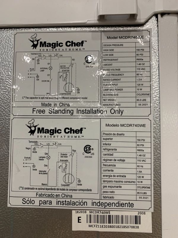 Photo 1 of ***PARTS ONLY*** Magic Chef 7.4 cu. ft. 2-Door Mini Fridge in White
