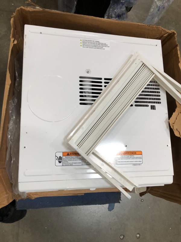 Photo 2 of Amana AMAP121BW 12,000 BTU 115V Window-Mounted Air Conditioner with Remote Control, 12000, White

/missing hardware and parts to the mounting kit //TESTED, POWERS ON
