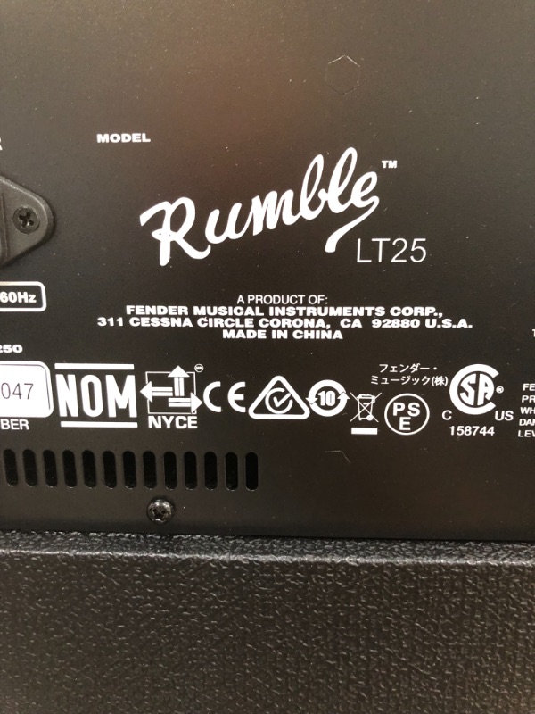 Photo 9 of Fender Rumble LT25 Bass Combo