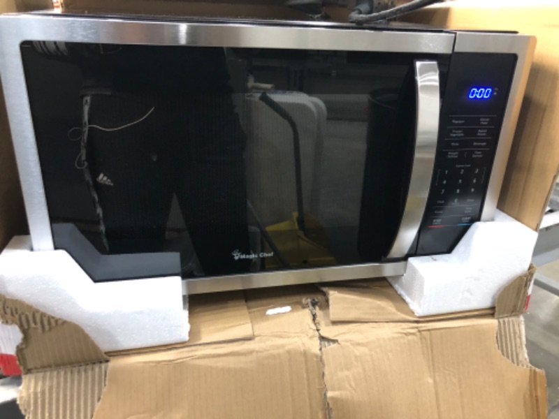 Photo 4 of Magic Chef HMM1611ST2 1.6 cu. ft. Countertop Microwave, Stainless Steel
