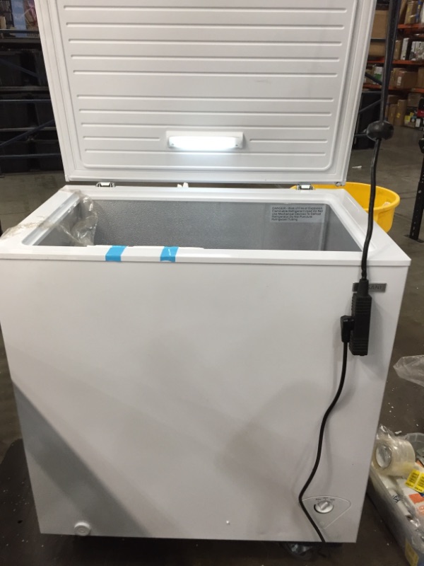 Photo 6 of 5 cu. ft. Manual Defrost Chest Freezer in White
