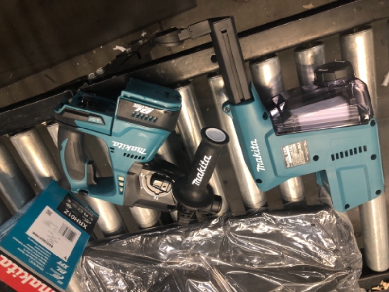 Photo 8 of Makita XRH01ZWX 18V LXT Lithium-Ion Brushless Cordless 1" Rotary Hammer, accepts SDS-PLUS bits, w/HEPA Dust Extractor Attachment, Tool Only