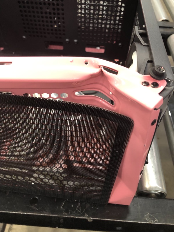 Photo 3 of Apevia Crusader-F-PK Mid Tower Gaming Case with 1 x Full-Size Tempered Glass Panel, Top USB3.0/USB2.0/Audio Ports, 4 x RGB Fans, Pink Frame


//item is damaged see picture 