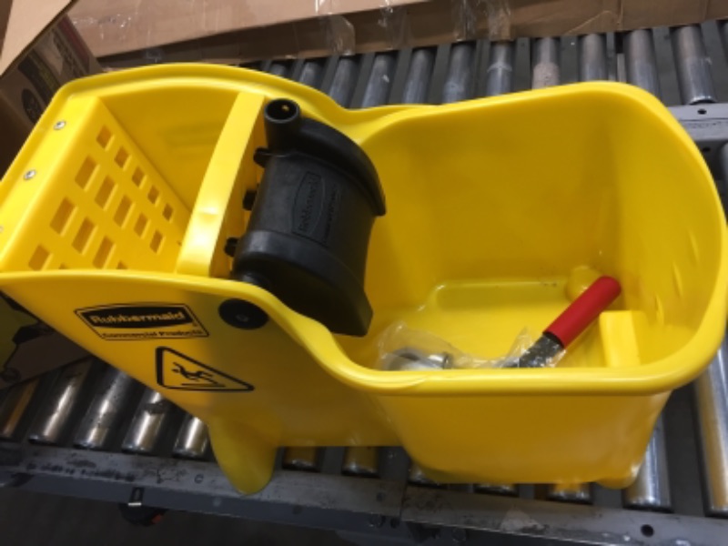 Photo 2 of 31 Qt. Tandem Mop Bucket