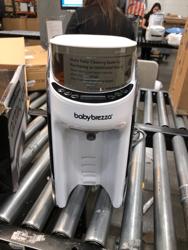 Photo 1 of Baby Brezza New and Improved Formula Pro Advanced Dispenser Machine
