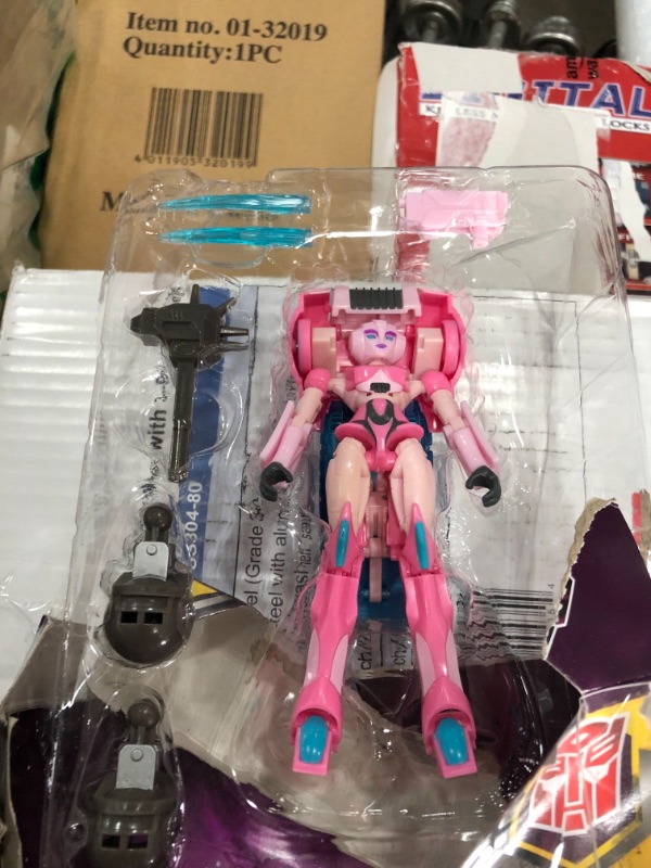 Photo 4 of (2 items)
Supreme Edition Freddy Glove Adult Halloween Accessory
Transformers Toys Generations War for Cybertron: Earthrise Deluxe WFC-E17 Arcee Action Figure - Kids Ages 8 and Up, 5.5-inch
18+ 60