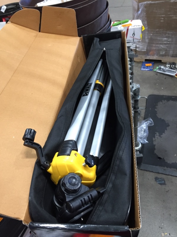 Photo 3 of dewalt dw0881t laser tripod with tilting head