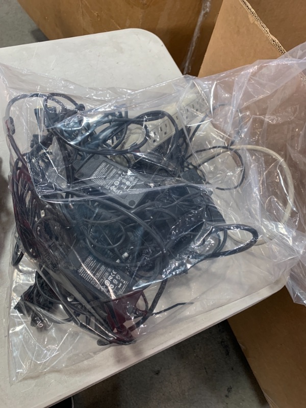 Photo 1 of LOT BAG OF COMPUTER/MONITOR CORDS 
SOLD AS IS 