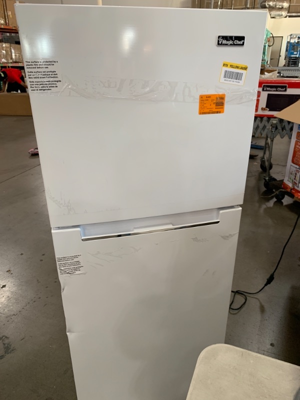 Photo 4 of 10.1 cu. ft. Top Freezer Refrigerator in White
