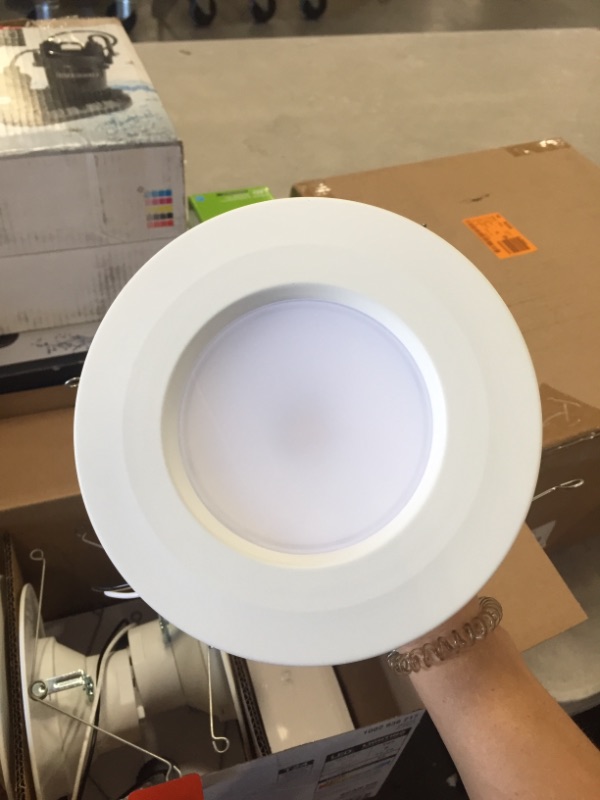 Photo 1 of 5/6 in. Matte White Integrated LED Recessed Trim 5-Ways (4-Pack)
PREVIOUSLY OPENED