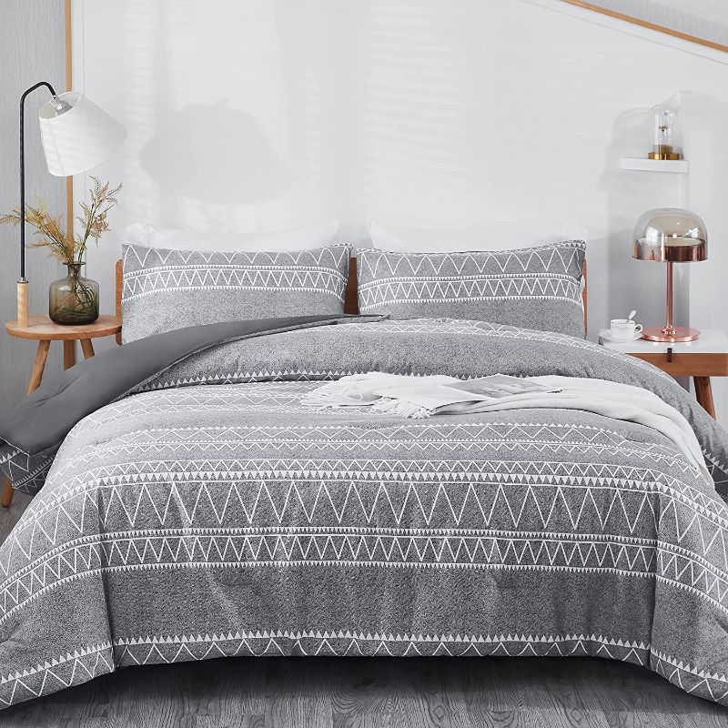 Photo 1 of Atarashi Queen Boho Grey Comforter Set,All Season Bed Set, Dark Gray with White Geometric Modern Pattern Printed Comforter with 2 Pillow Shams (Queen/Full,90x90inches,3pieces)
AS IS USED, MISSING ONE PILLOW CASE 