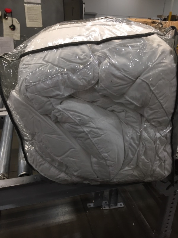 Photo 1 of 
Home Sweet Home Dreams Thick Hypoallergenic Down Alternative Bed Mattress Topper, Queen, 2" H
Size:Queen