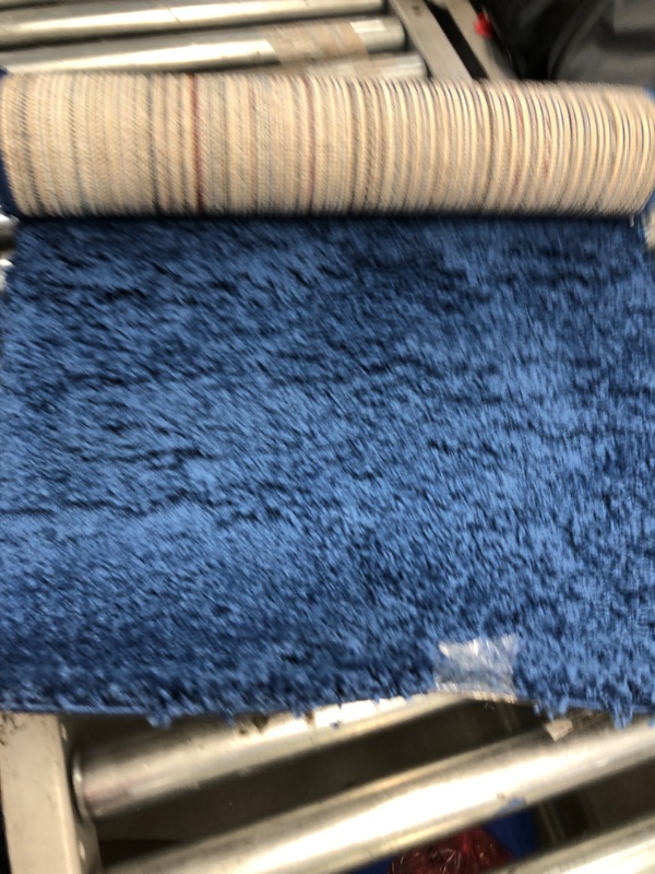 Photo 1 of 2FT BY 5FT SHAG AREA RUG NAVYT BLUE