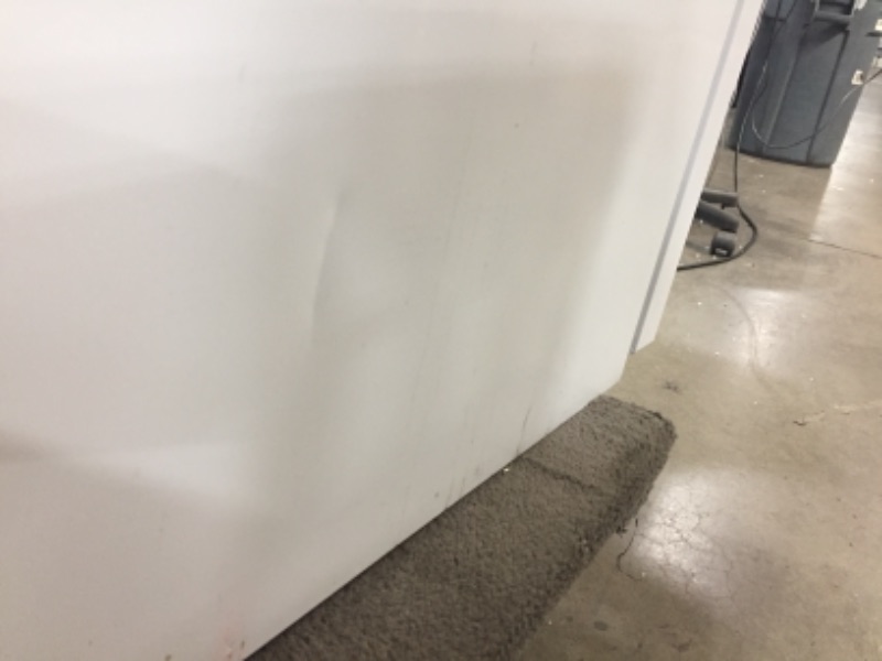 Photo 10 of *Growing mold inside* *For parts only* *Damage shown in pictures*
10.1 cu. ft. Top Freezer Refrigerator in White
