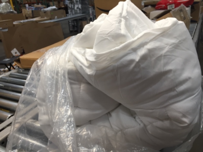 Photo 2 of **SIZE IS UNKNOWN**
Amazon Basics Down Alternative Bedding Comforter Duvet Insert,  White, Light
