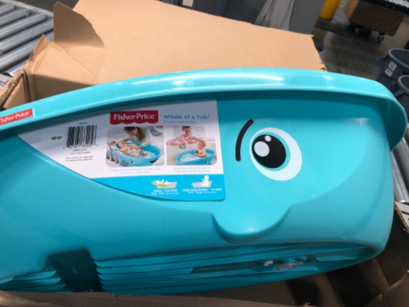 Photo 3 of Fisher-Price Whale of a Tub Bathtub
