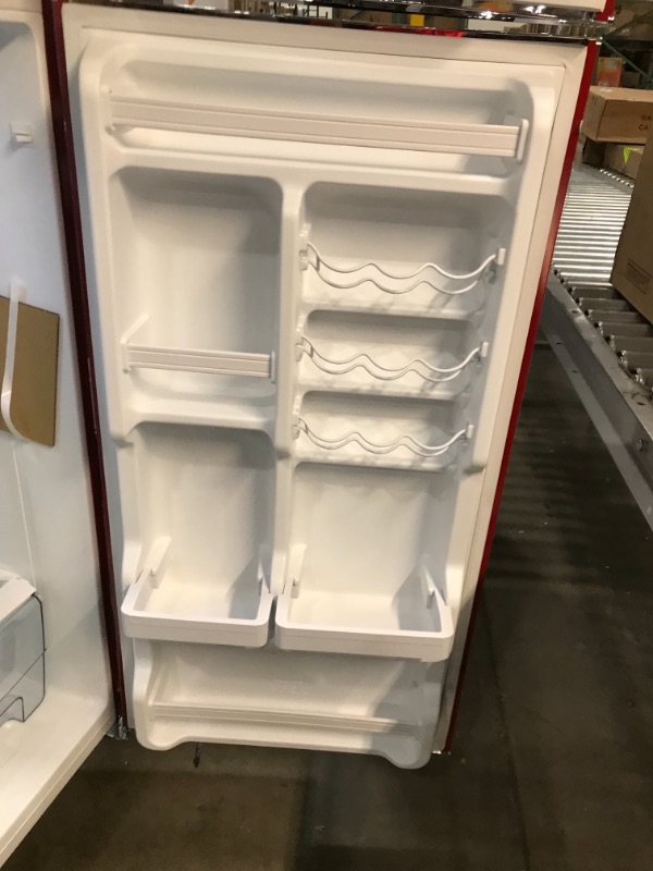 Photo 5 of Galanz
10.0 cu. ft. Retro Top Freezer Refrigerator with Dual Door True Freezer, Frost Free in Red
