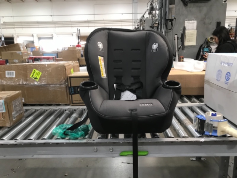 Photo 1 of Cosco Apt 50 Convertible Car Seat (Black Arrows)
