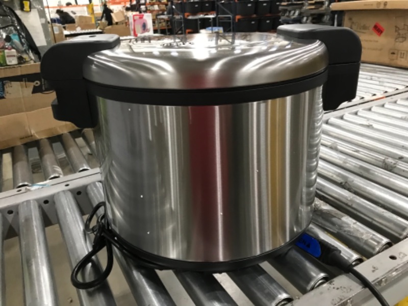 Photo 2 of Aroma Housewares 60-Cup (Cooked) (30-Cup UNCOOKED) Commercial Rice Cooker, Stainless Steel Exterior (ARC-1130S)
