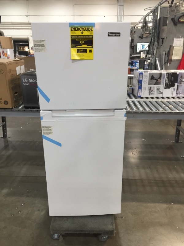 Photo 4 of Magic Chef
10.1 cu. ft. Top Freezer Refrigerator in White