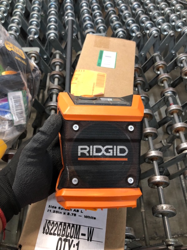 Photo 2 of *USED*
*SEE last pictures for damage*
Ridgid R84086B 18V Lithium Ion Cordless Mini Bluetooth Radio w/ Clock and USB Smart Phone Charging (Battery and Charger Not Included / Radio Only)
