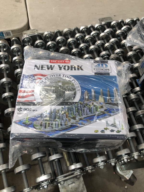 Photo 2 of 4D New York City Skyline Time Puzzle
