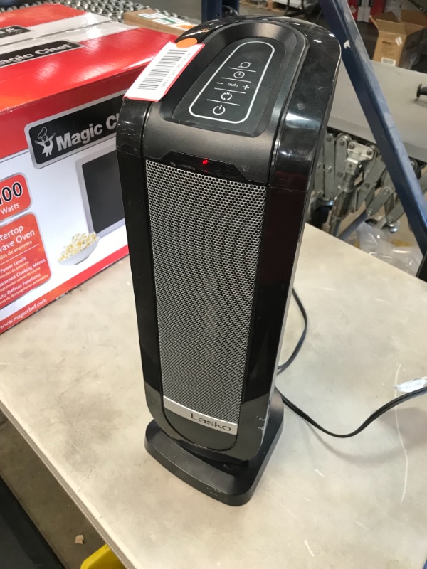 Photo 2 of *USED*
*MISSING remote*
Lasko Tower 22 in. Electric Ceramic Oscillating Space Heater with Digital Display and Remote Control