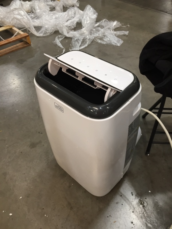 Photo 4 of BLACK+DECKER BPP08HWTB Portable Air Conditioner with Heat and Remote Control, 8,000 BTU SACC/CEC (12,000 BTU ASHRAE), Cools Up to 350 Square Feet, White
