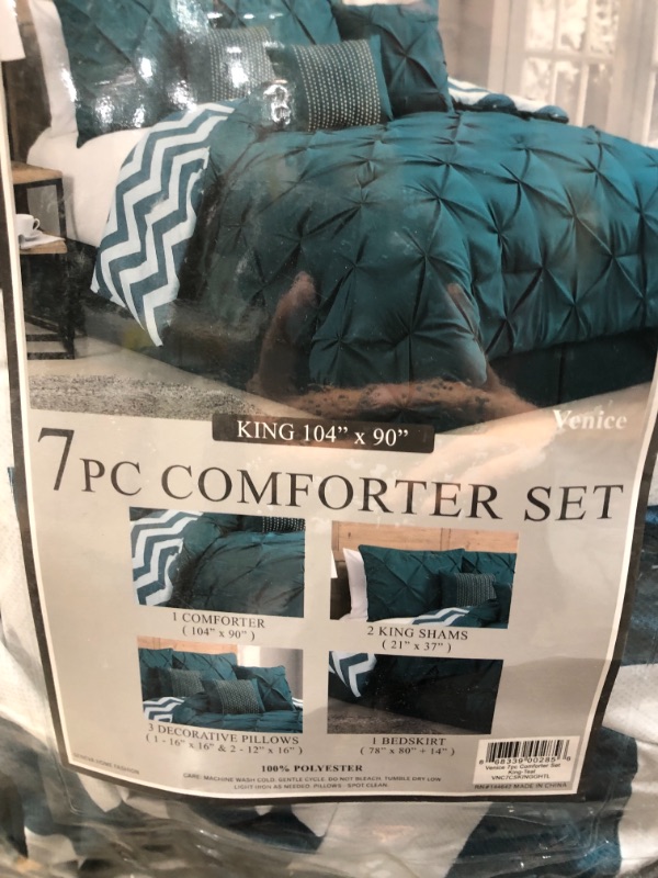 Photo 4 of Avondale Manor Ella Pinch Pleat Bedding Set, King, Teal
