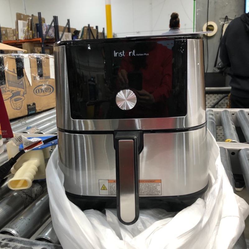 Photo 2 of **AIR FRYER TURN ON BUT DOES NOT STAY POWERED ON**
Instant Vortex Plus 6 Quart Air Fryer, Customizable Smart Cooking Programs, Digital Touchscreen and Large Non-Stick Air Fryer Basket, Stainless Steel

