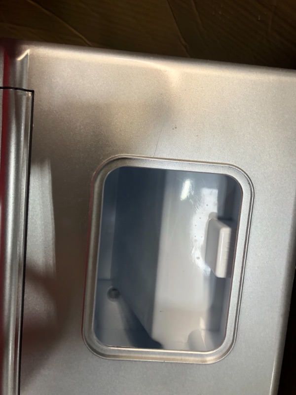 Photo 8 of **USED**
FRIGIDAIRE EFIC452-SS 40 Lbs Extra Large Clear Maker, Stainless Steel, Makes Square Ice
