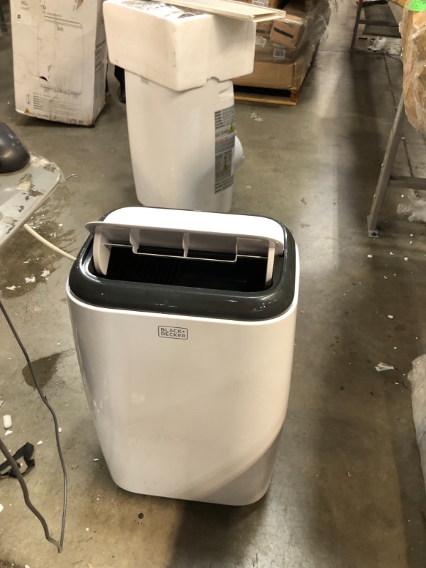 Photo 3 of BLACK+DECKER BPP10WTB Portable Air Conditioner with Remote Control, 10,000 BTU SACC/CEC (14,000 BTU ASHRAE), Cools up to 450 Square Feet, White** BLOWS ICE COLD !!
