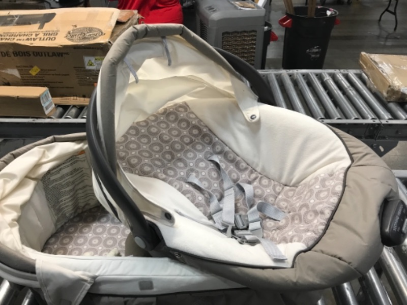 Photo 1 of Graco bassinet PORTABLE