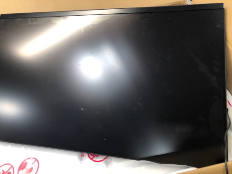 Photo 1 of LG 32" 2560x1440 HDMI DP 144hz 5ms 4K QHD Freesync Gaming Monitor - 32GK650-F