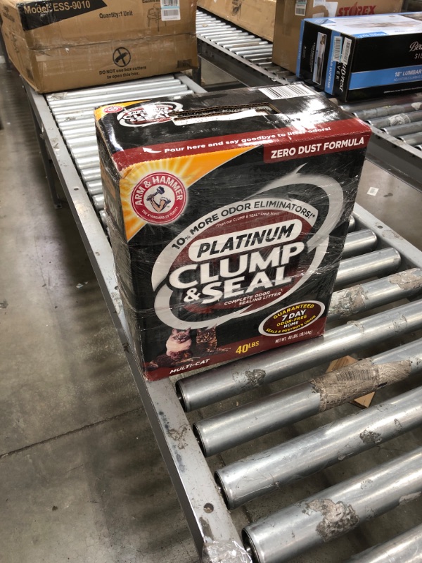 Photo 2 of Arm & Hammer Clump & Seal Platinum Litter, Multi-Cat, 40 Lbs