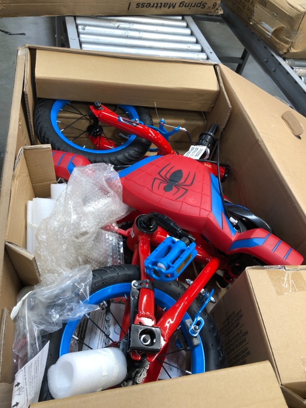 Photo 1 of Huffy 12 inch Spider-Man Kid Bike Handlebar Plaque Quick Connect