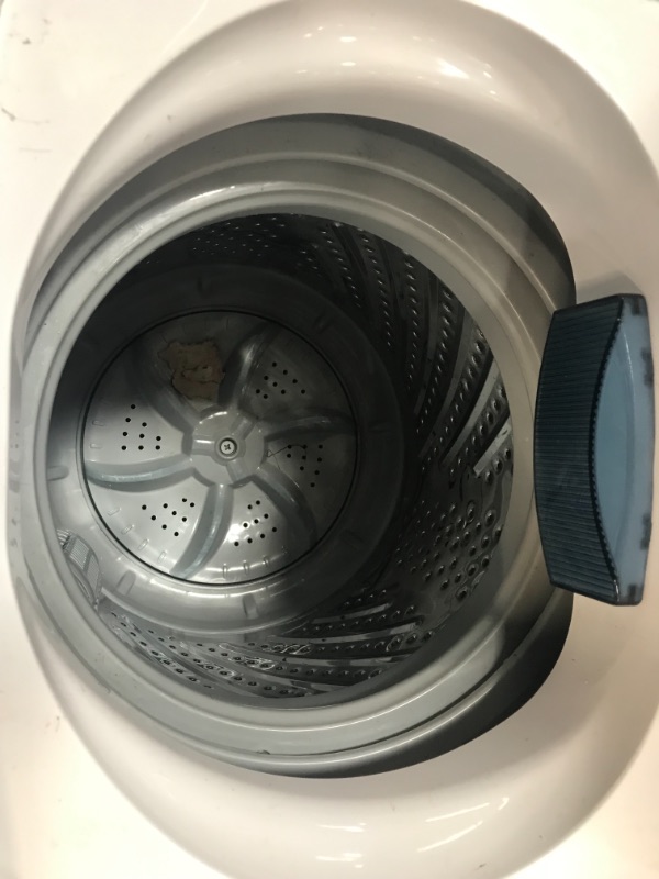 Photo 2 of Black + Decker BPWM09W Portable Washer
**PREVIOUSLY USED** MINOR DAMAGE TO BODY**