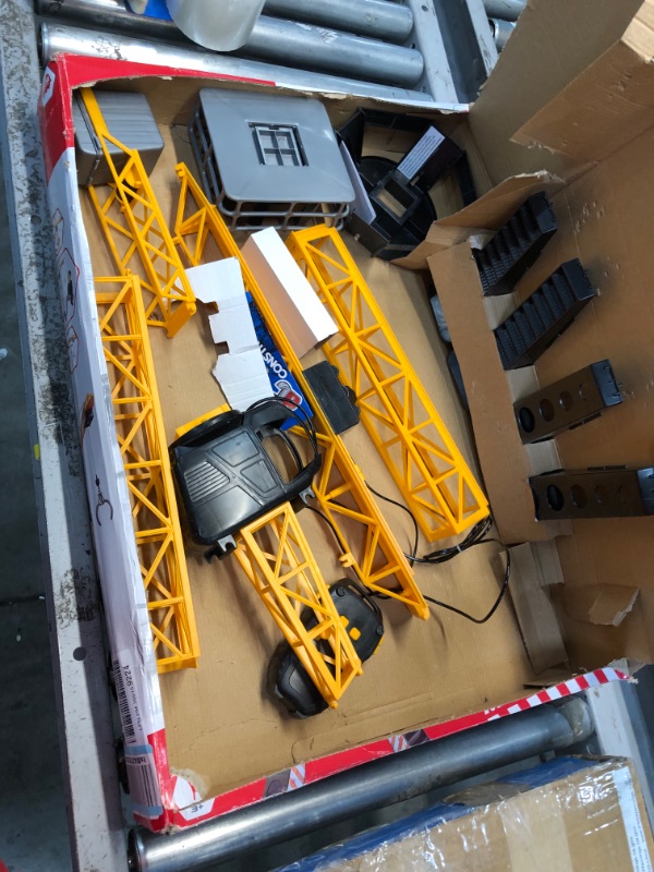 Photo 2 of DICKIE TOYS Mighty Construction Crane RC