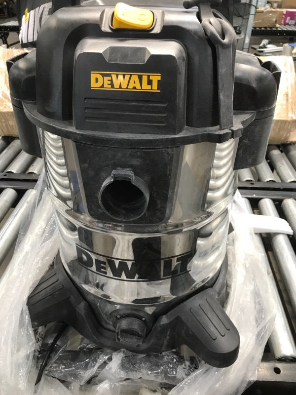 Photo 3 of ****PARTS ONLY**** DeWalt 38L/10 Gallon Stainless Steel Wet/Dry Vacuum
