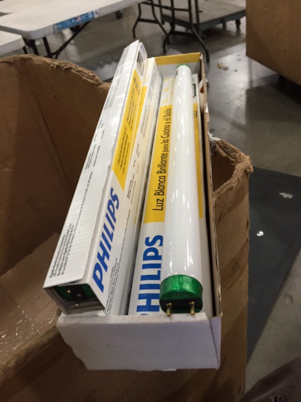 Photo 2 of Philips Alto 15 watt T8 1 in. Dia. x 18 in. L Fluorescent Bulb Soft White Linear 3000 K 1 pk