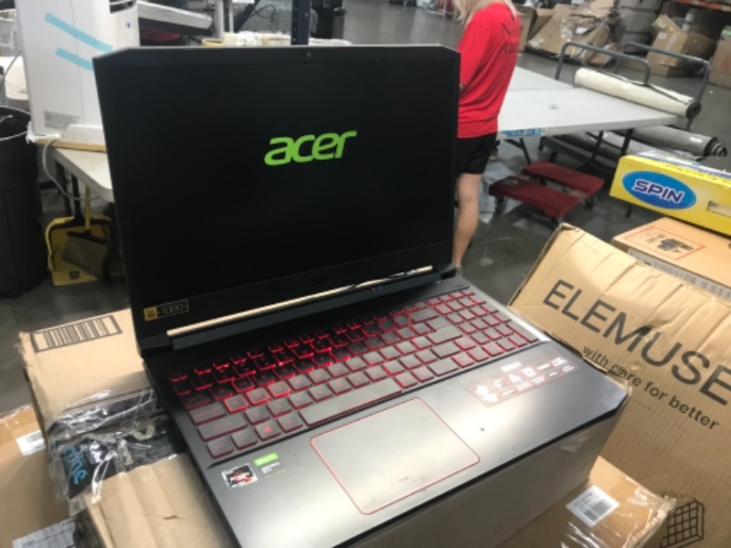 Photo 3 of Acer - Nitro 5 15.6" Laptop - AMD Ryzen 5 - 8GB Memory - NVIDIA GeForce GTX 1650 - 256GB SSD - Obsidian Black
AN515-44-R99Q

