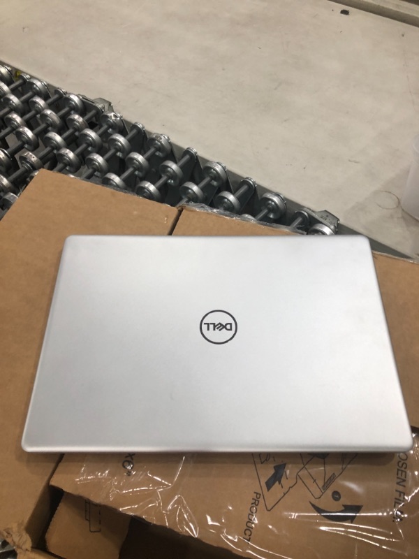 Photo 2 of Dell 15.6" Inspiron 15 5000 Series 5570 Laptop
