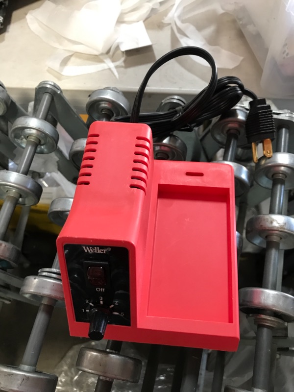 Photo 2 of Weller
5-Watt to 40-Watt Soldering Station