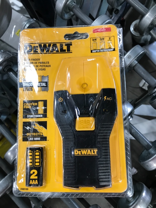 Photo 2 of DeWalt 6.3 in. L x 4.2 in. W Stud Finder 3/4 in. 1 pc.