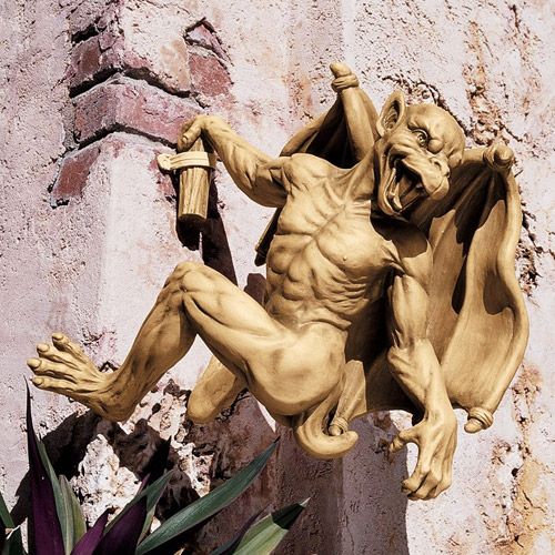 Photo 1 of **Damaged**
Design Toscano Gaston the Gothic Gargoyle Climber Hanging Statue, Medium, 13 Inch, Polyresin, Gothic Stone
