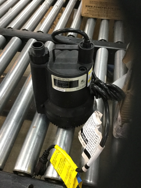 Photo 2 of 1/6 HP Plastic Submersible Utility Pump
***WEAR AND TEAR***